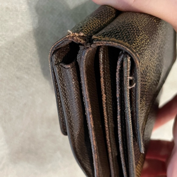 Authentic Vintage Pre-Loved Louis Vuitton Damier Ebene Wallet - Picture 11 of 14